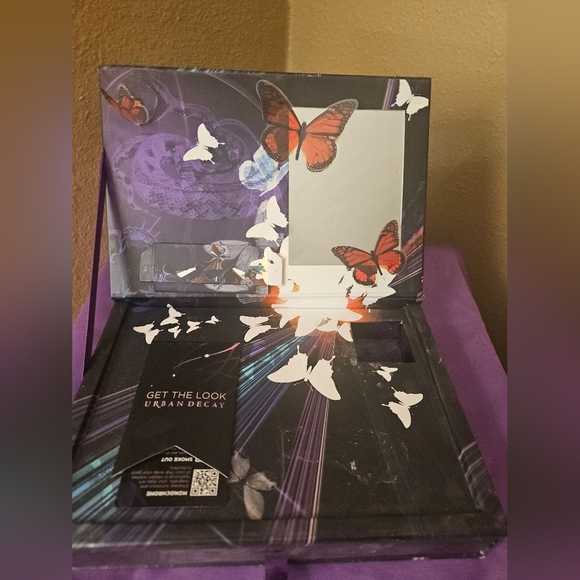 Urban Decay Book of Shadows Vol. 4 Part 1 SUPER RARE - Picture 5 of 8